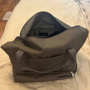 Lo & Sons Catalina Deluxe Large Tote Gray Travel Bag